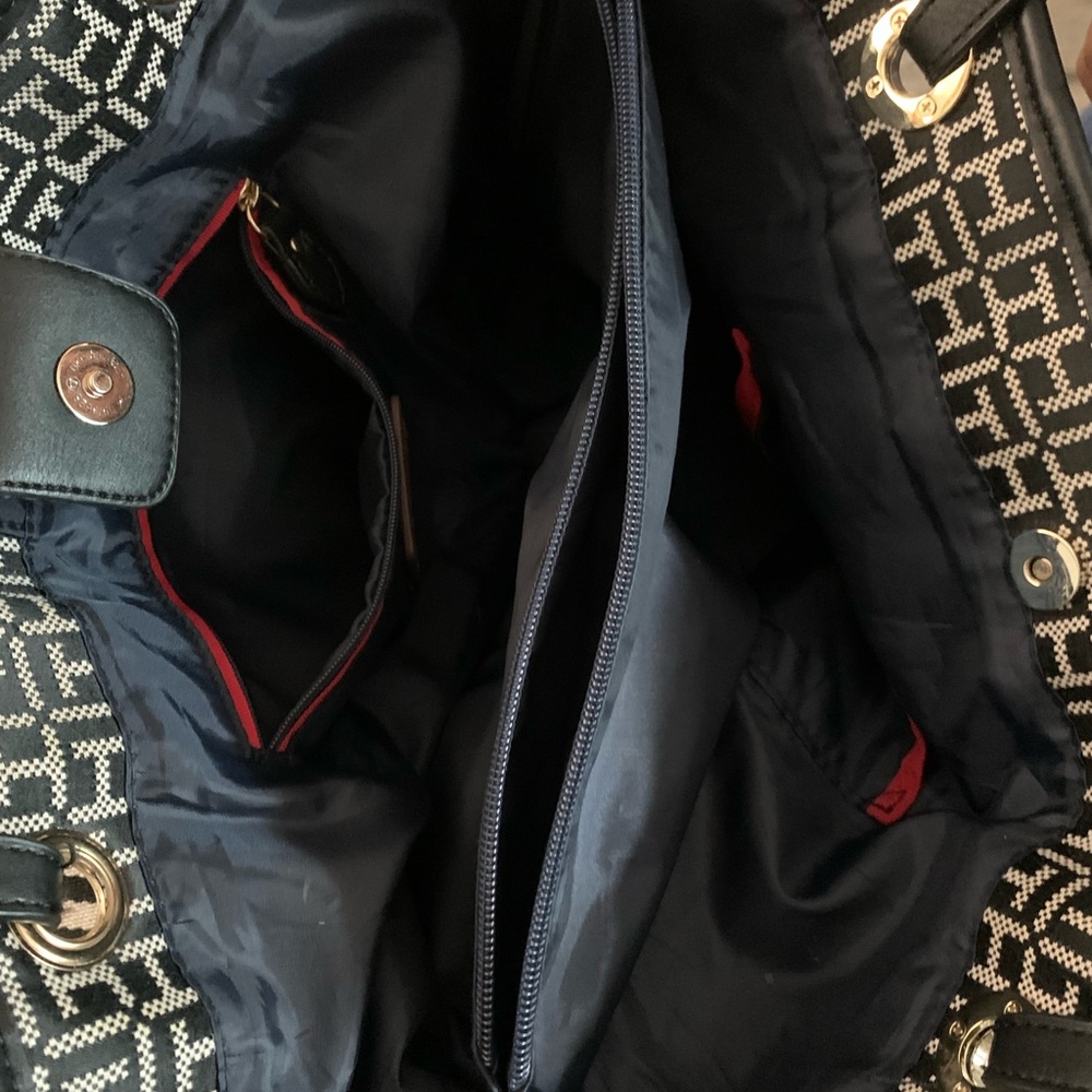 Tommy Hilfiger Geometric Black and White Tote - Picture 4 of 7